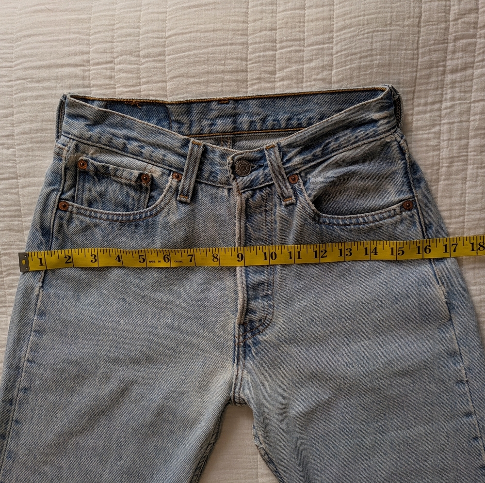 Levi's 501 Vintage Straight Leg Jeans 90s Light Blue Wash - Picture 6 of 16